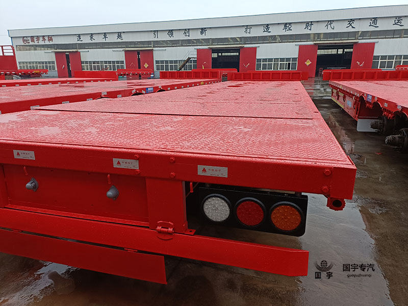 13.75低平板米半掛車：載重與靈活性的完美結合！